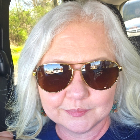 Meet your Posher, Ann - Picture 1 of 1